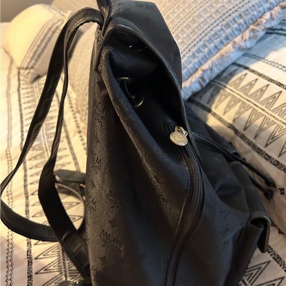 Backpack - Picture 6 of 11